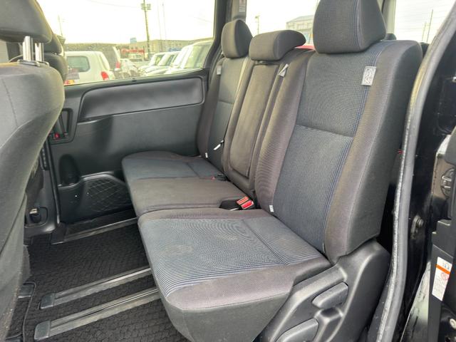 ヴォクシー X ナビ TV バックカメラ 後席モニター付き 両側パワースライドドア ドライブレコーダー スマートーキ プシュッスタート 3列シ-ト 8人乗り アイドリングストップ パワーウィンドウ(37枚目)