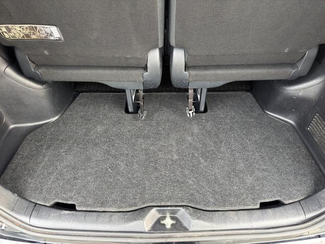 ヴォクシー X ナビ TV バックカメラ 後席モニター付き 両側パワースライドドア ドライブレコーダー スマートーキ プシュッスタート 3列シ-ト 8人乗り アイドリングストップ パワーウィンドウ(41枚目)