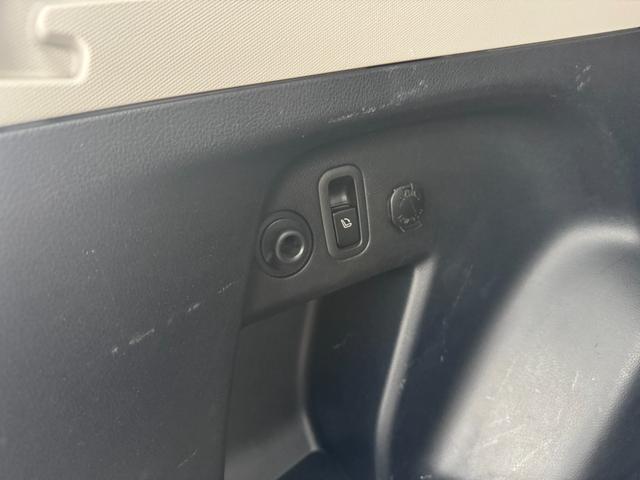 フォレスター ２．０ｉ－Ｌ　アイサイト　エアコン　パワーステアリング　パワーウィンドウ　運転席エアバッグ　助手席エアバッグ　盗難防止システム　衝突安全ボディ　衝突被害軽減システム（16枚目）