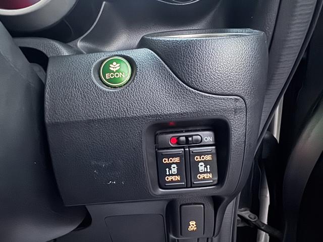 N-BOXカスタム G・ターボパッケージ エアコン パワーステアリング パワーウィンドウ盗難防止システム 電動格納ミラー オートライト(26枚目)