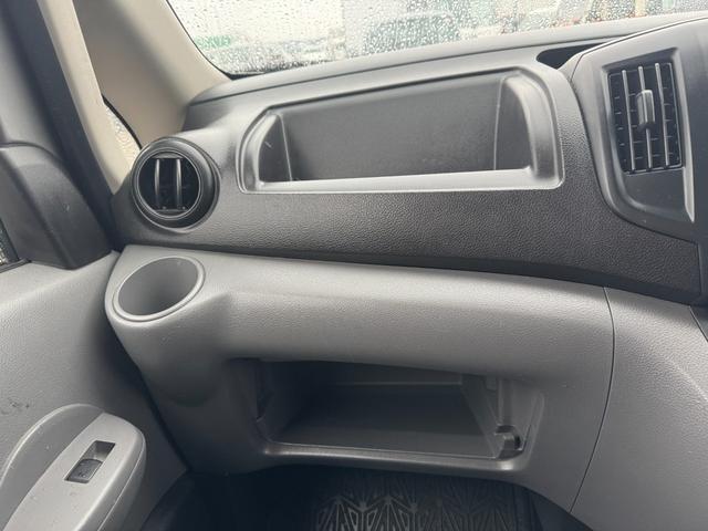 ＮＶ２００バネットバン ＤＸ　エアコン　パワステ　パワーウインドウ　エアバック　ナビ（26枚目）