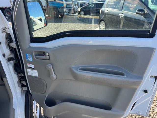エブリイ PA エアコン エアバック MTモード付 4WD(16枚目)