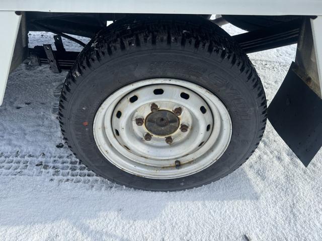 トヨエース ベースグレード　パワーウィンドウ　パワステリング　エアコン　４ＷＤ　３人乗り　最大積載量　１１５０ＫＧ（29枚目）