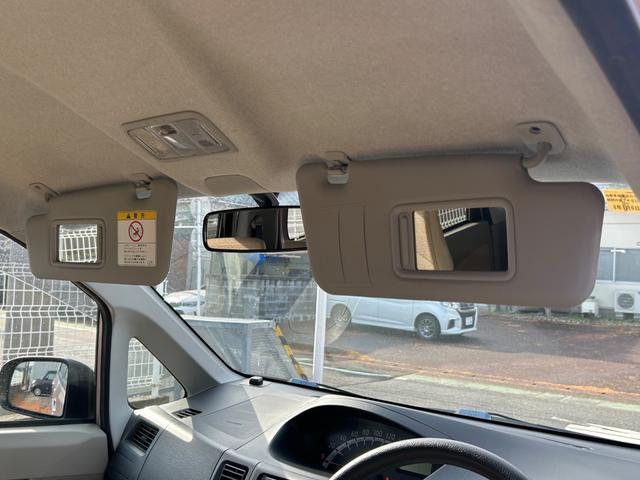 ムーヴ Ｌ　地デジ　ナビ　４ＷＤ（32枚目）