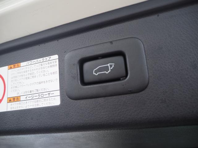 アルファード ２．５Ｓ　タイプゴールド　４ＷＤ　後期　７人乗　Ｔコネクト９インチＳＤナビ　１２．１型フリップダウンモニター　３眼ＬＥＤヘッドライト　衝突軽減　レーダークルーズ　シーケンシャルウィンカー　コーナーセンサー　ドラレコ　ＥＴＣ（18枚目）