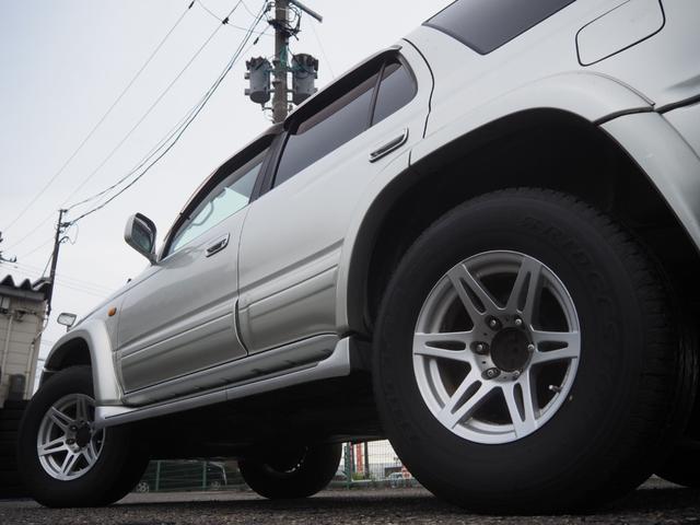 ハイラックスサーフ ＳＳＲ－Ｘ　ディーゼルターボ　後期　切替４ＷＤ　ＡＴ　タイミングベルト交換済み　ディーゼルターボ　背面タイヤ　ルーフスポイラー　純正オーディオ　オートエアコン　社外１６インチＡＷ　バニティミラー　ハロゲンＨＬ（46枚目）