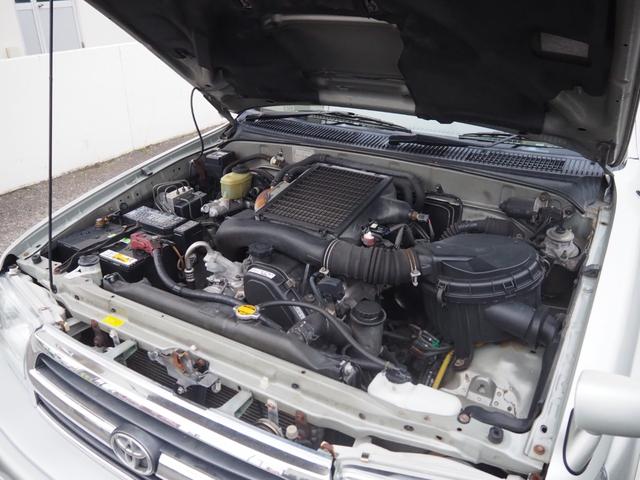 ハイラックスサーフ ＳＳＲ－Ｘ　ディーゼルターボ　後期　切替４ＷＤ　ＡＴ　タイミングベルト交換済み　ディーゼルターボ　背面タイヤ　ルーフスポイラー　純正オーディオ　オートエアコン　社外１６インチＡＷ　バニティミラー　ハロゲンＨＬ（77枚目）