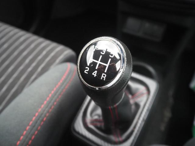 アルトワークス ベースグレード　５ＭＴ　ターボ　純正オーディオ　レカロシート　プッシュスタート　ＨＩＤヘッドライト　ＫＹＢショック　革巻きステアリング　オートエアコン　フロントフォグランプ　ミラーヒーター　純正１５インチＡＷ（7枚目）