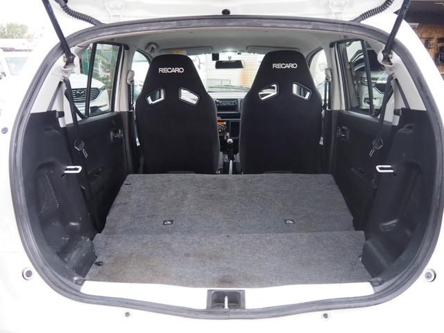 アルトワークス ベースグレード　５ＭＴ　ターボ　純正オーディオ　レカロシート　プッシュスタート　ＨＩＤヘッドライト　ＫＹＢショック　革巻きステアリング　オートエアコン　フロントフォグランプ　ミラーヒーター　純正１５インチＡＷ（15枚目）