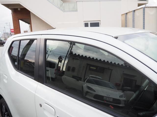 アルトワークス ベースグレード　５ＭＴ　ターボ　純正オーディオ　レカロシート　プッシュスタート　ＨＩＤヘッドライト　ＫＹＢショック　革巻きステアリング　オートエアコン　フロントフォグランプ　ミラーヒーター　純正１５インチＡＷ（42枚目）