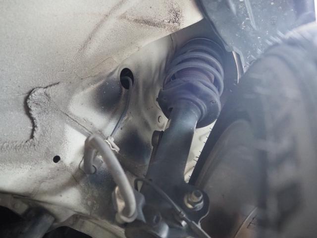 アルトワークス ベースグレード　５ＭＴ　ターボ　純正オーディオ　レカロシート　プッシュスタート　ＨＩＤヘッドライト　ＫＹＢショック　革巻きステアリング　オートエアコン　フロントフォグランプ　ミラーヒーター　純正１５インチＡＷ（47枚目）