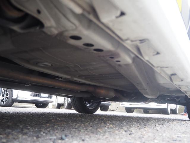 アルトワークス ベースグレード　５ＭＴ　ターボ　純正オーディオ　レカロシート　プッシュスタート　ＨＩＤヘッドライト　ＫＹＢショック　革巻きステアリング　オートエアコン　フロントフォグランプ　ミラーヒーター　純正１５インチＡＷ（50枚目）