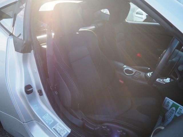 フェアレディZ ベースグレード 純正18インチAW 社外オーディオ 革巻きステアリング オートライト HIDヘッドライト パドルシフト 電格ミラー 禁煙車 記録簿付き プッシュスタート シートリフター テレスコ フロアマット(12枚目)