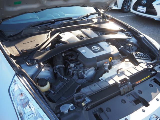 フェアレディZ ベースグレード 純正18インチAW 社外オーディオ 革巻きステアリング オートライト HIDヘッドライト パドルシフト 電格ミラー 禁煙車 記録簿付き プッシュスタート シートリフター テレスコ フロアマット(20枚目)