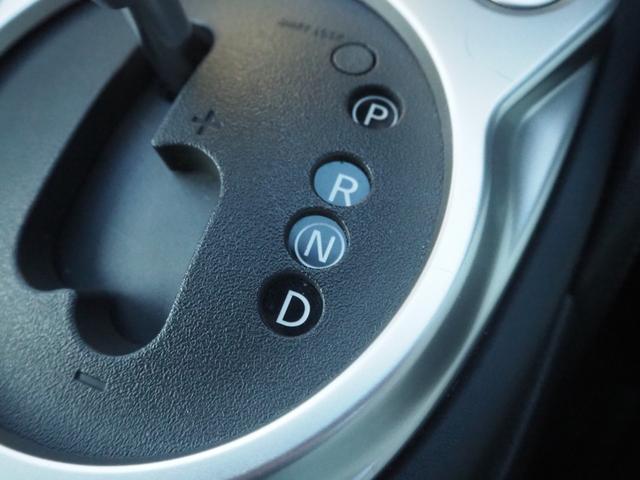 フェアレディZ ベースグレード 純正18インチAW 社外オーディオ 革巻きステアリング オートライト HIDヘッドライト パドルシフト 電格ミラー 禁煙車 記録簿付き プッシュスタート シートリフター テレスコ フロアマット(60枚目)