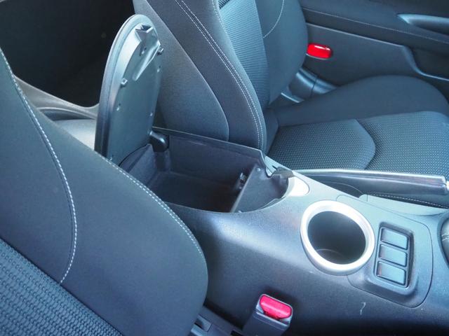 フェアレディZ ベースグレード 純正18インチAW 社外オーディオ 革巻きステアリング オートライト HIDヘッドライト パドルシフト 電格ミラー 禁煙車 記録簿付き プッシュスタート シートリフター テレスコ フロアマット(63枚目)