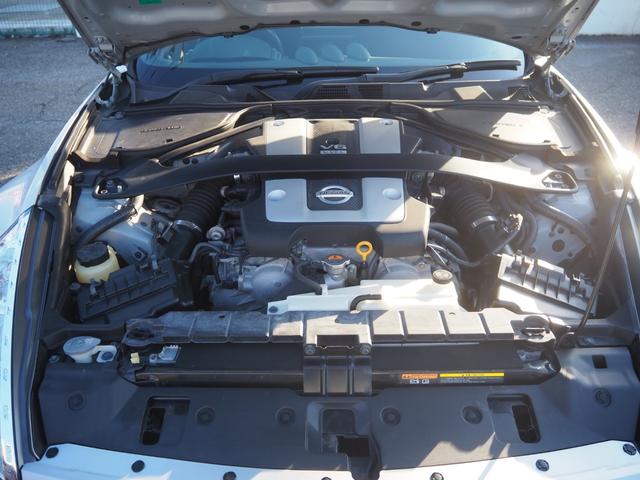 フェアレディZ ベースグレード 純正18インチAW 社外オーディオ 革巻きステアリング オートライト HIDヘッドライト パドルシフト 電格ミラー 禁煙車 記録簿付き プッシュスタート シートリフター テレスコ フロアマット(64枚目)