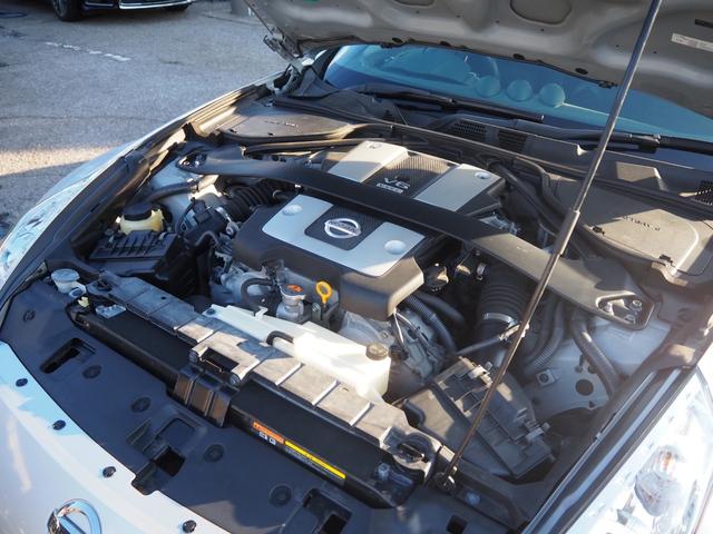 フェアレディZ ベースグレード 純正18インチAW 社外オーディオ 革巻きステアリング オートライト HIDヘッドライト パドルシフト 電格ミラー 禁煙車 記録簿付き プッシュスタート シートリフター テレスコ フロアマット(65枚目)