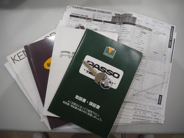 パッソ レーシー TRDスポーツ 5MT TRDスポーツサスペンション TRDスポーツマフラー 純正14インチAW 純正MOMOステアリング 社外SDナビ BT 地デジ HID フォグLED ETC 社外アルミペダル(19枚目)