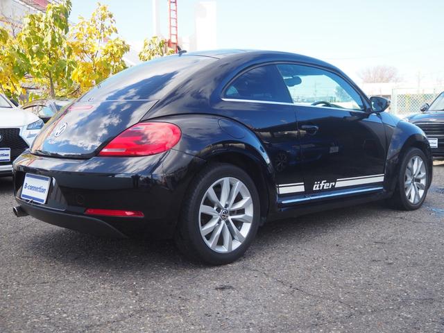 ザ・ビートル デザインレザーパッケージ　ターボ　ブラックレザーシート　純正１７インチアルミホイール　純正オーディオ　シートヒーター　パドルシフト　ステアスイッチ　ＨＩＤヘッドライト　クルーズコントロール　ビルトインＥＴＣ　レインセンサー（29枚目）