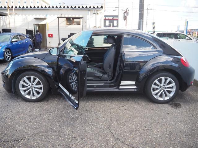 ザ・ビートル デザインレザーパッケージ　ターボ　ブラックレザーシート　純正１７インチアルミホイール　純正オーディオ　シートヒーター　パドルシフト　ステアスイッチ　ＨＩＤヘッドライト　クルーズコントロール　ビルトインＥＴＣ　レインセンサー（36枚目）