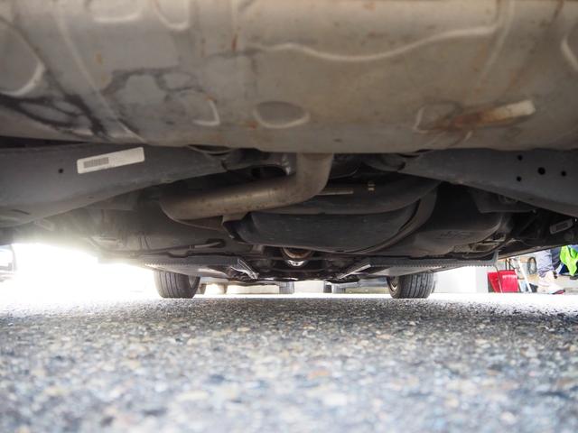 ザ・ビートル デザインレザーパッケージ　ターボ　ブラックレザーシート　純正１７インチアルミホイール　純正オーディオ　シートヒーター　パドルシフト　ステアスイッチ　ＨＩＤヘッドライト　クルーズコントロール　ビルトインＥＴＣ　レインセンサー（49枚目）