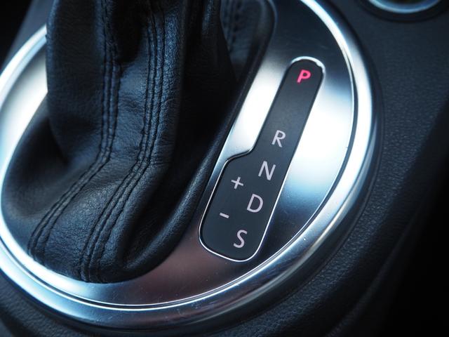 ザ・ビートル デザインレザーパッケージ　ターボ　ブラックレザーシート　純正１７インチアルミホイール　純正オーディオ　シートヒーター　パドルシフト　ステアスイッチ　ＨＩＤヘッドライト　クルーズコントロール　ビルトインＥＴＣ　レインセンサー（68枚目）