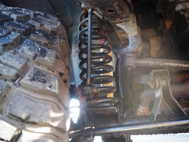 ジープ・ラングラー スペシャルエディション　ソフトトップ　ショートバンパー　リフトアップ　社外ＬＥＤヘッドライト　背面タイヤ　１ナンバー変更　レザー調シートカバー　ヒッチメンバー　カロッツェリアオーディオ　オーバーフェンダー　ＥＴＣ（52枚目）