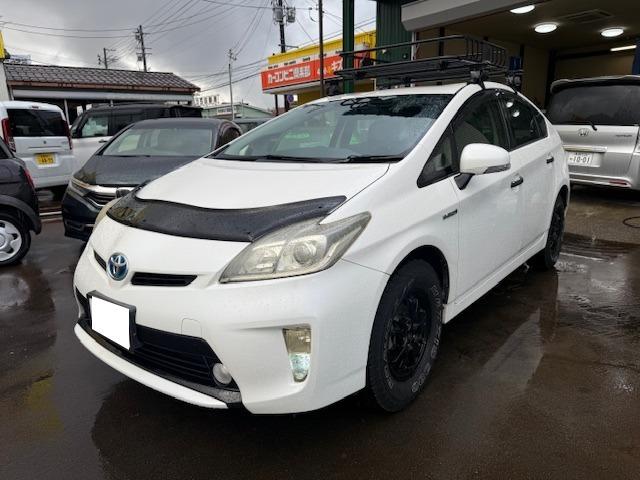 プリウス S 後期モデル/リフトアップ/A/Tタイヤ/社外マフラー/バグガード/ルーフキャリア/ナビ・フルセグTV・DVD再生・Bluetooth・バックカメラ/ドラレコ/ETC/スマートキー/(2枚目)