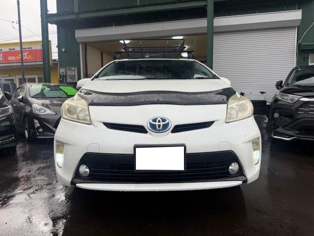 プリウス S 後期モデル/リフトアップ/A/Tタイヤ/社外マフラー/バグガード/ルーフキャリア/ナビ・フルセグTV・DVD再生・Bluetooth・バックカメラ/ドラレコ/ETC/スマートキー/(3枚目)