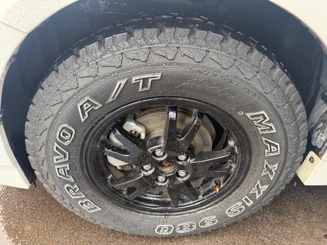 プリウス S 後期モデル/リフトアップ/A/Tタイヤ/社外マフラー/バグガード/ルーフキャリア/ナビ・フルセグTV・DVD再生・Bluetooth・バックカメラ/ドラレコ/ETC/スマートキー/(6枚目)