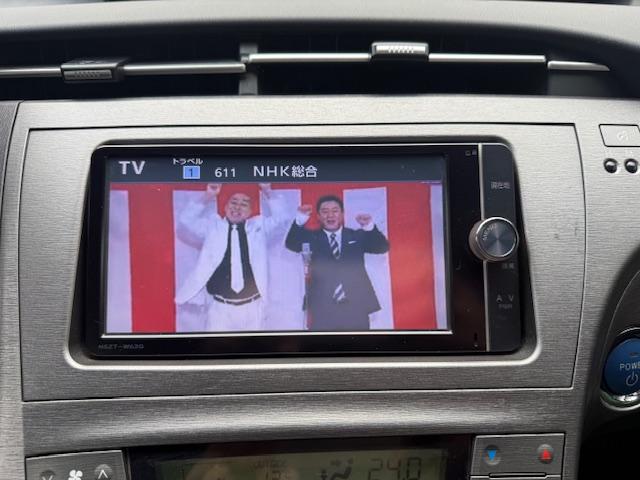 プリウス S 後期モデル/リフトアップ/A/Tタイヤ/社外マフラー/バグガード/ルーフキャリア/ナビ・フルセグTV・DVD再生・Bluetooth・バックカメラ/ドラレコ/ETC/スマートキー/(13枚目)