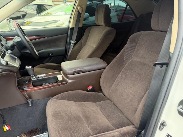 クラウン ロイヤルサルーン 20インチアルミ/車高調/ナビ・フルセグTV・バックカメラ/クルーズコントロール/(17枚目)