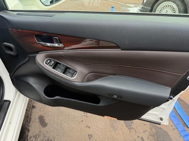 クラウン ロイヤルサルーン 20インチアルミ/車高調/ナビ・フルセグTV・バックカメラ/クルーズコントロール/(19枚目)