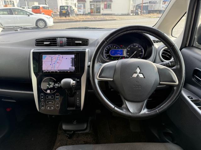 eKカスタム G ナビ・フルセグTV・DVD再生・バックカメラ/スマートキー&プッシュスタート/ディスチャージライト・フォグライト/アイドリングストップ/ウィンカーミラー/(8枚目)