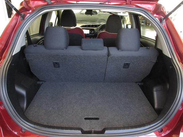 ヴィッツ ハイブリッド ジュエラ フルセグ メモリーナビ DVD再生 ミュージックプレイヤー接続可 バックカメラ 衝突被害軽減システム ETC ワンオーナー 記録簿(28枚目)