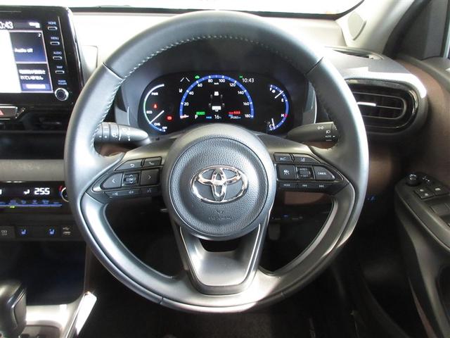 ヤリスクロス ハイブリッドＺ　メモリーナビ　ミュージックプレイヤー接続可　バックカメラ　衝突被害軽減システム　ＥＴＣ　ＬＥＤヘッドランプ　ワンオーナー（9枚目）