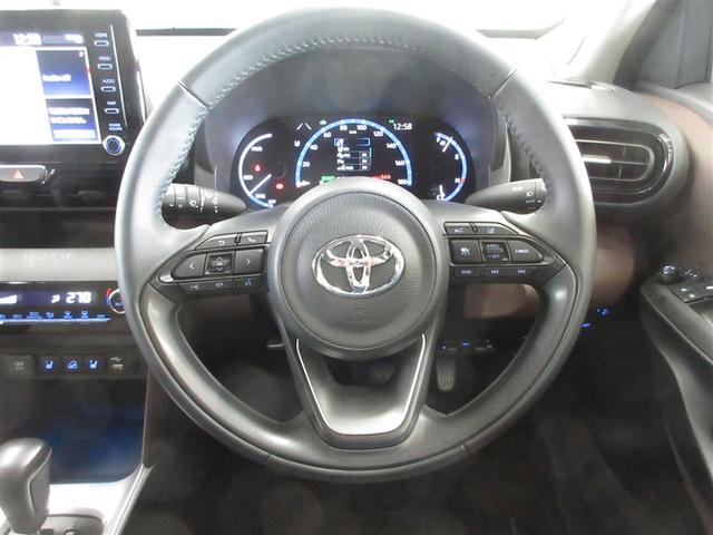 ヤリスクロス ハイブリッドＺ　４ＷＤ　メモリーナビ　ミュージックプレイヤー接続可　バックカメラ　衝突被害軽減システム　ＥＴＣ　ＬＥＤヘッドランプ　ワンオーナー　記録簿（9枚目）