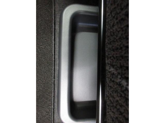 ヤリスクロス ハイブリッドＺ　４ＷＤ　メモリーナビ　ミュージックプレイヤー接続可　バックカメラ　衝突被害軽減システム　ＥＴＣ　ＬＥＤヘッドランプ　ワンオーナー　記録簿（27枚目）