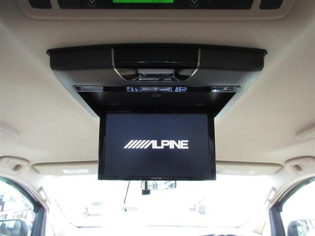 後席モニターが付いています。リラックスしてビデオ鑑賞も楽しめます。