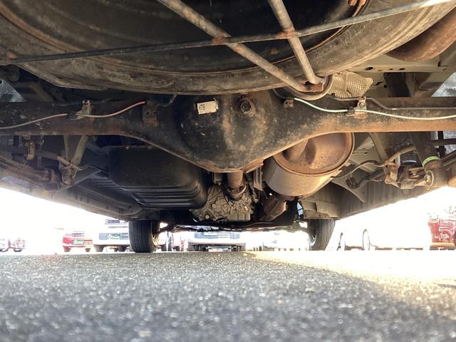レジアスエースバン スーパーロングワイドDX GLパック 4WD ハイルーフ ガソリン車 6人乗り ドライブレコーダー 左側スライドドア ETC ナビ ワンセグTV キーレス 前席パワーウィンドウ 電動ミラー エアコン 運転席エアバッグ 助手席エアバック(20枚目)
