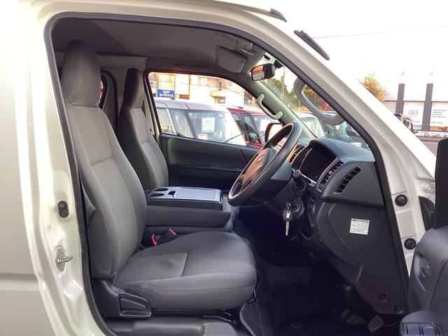 ハイエースバン ロングDX GLパッケージ 4WD 6人乗り フロントフォグランプ ETC バックカメラ ナビ ワンセグTV Bluetooth接続 キーレス 電動ミラー パワーウインドウ 両側スライドドア エアバック エアコン ABS(23枚目)