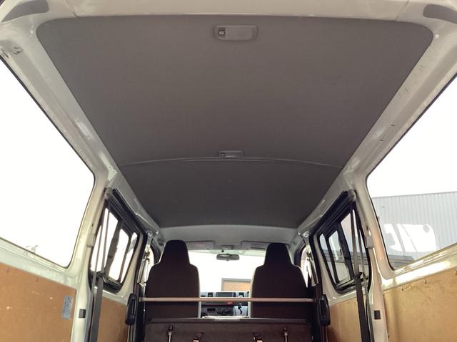 ハイエースバン ロングDX GLパッケージ 4WD 6人乗り フロントフォグランプ ETC バックカメラ ナビ ワンセグTV Bluetooth接続 キーレス 電動ミラー パワーウインドウ 両側スライドドア エアバック エアコン ABS(64枚目)