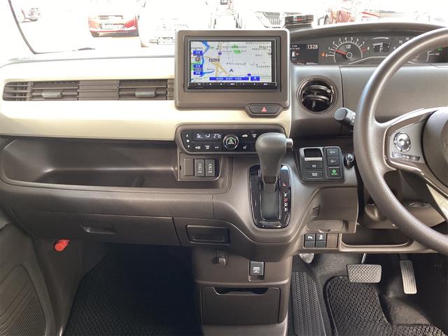 カープレシャスではご納車後もお客様に安心しておクルマにお乗り頂くため、【２か月又は２，０００ｋｍ】の保証をお付けしております！当社は保証金額をお支払い総額に含ませていただいております！