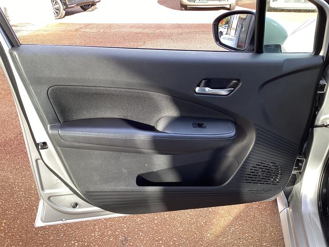 カープレシャスではご納車後もお客様に安心しておクルマにお乗り頂くため、【２か月又は２，０００ｋｍ】の保証をお付けしております！当社は保証金額をお支払い総額に含ませていただいております！