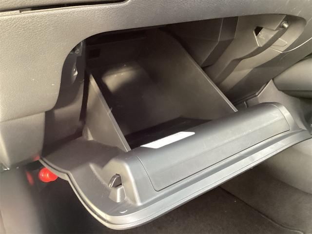 ご納車時には再度洗車・室内清掃を行い展示中についてしまった汚れも落として気持ち良くお乗りいただける状態にして納めさせていただきます！