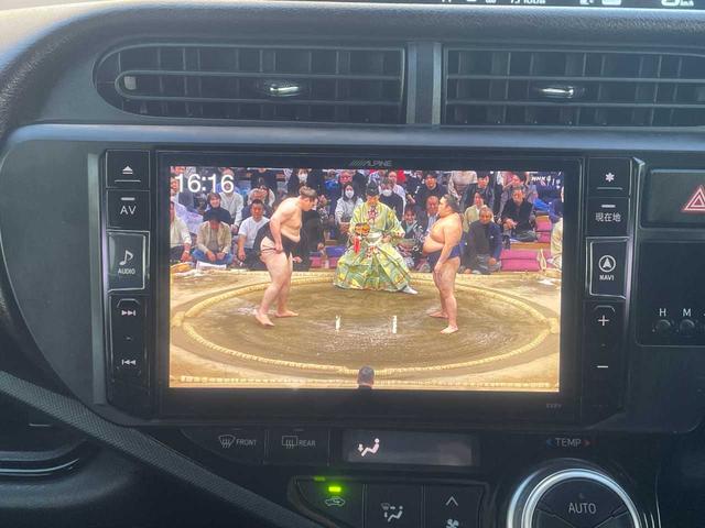 アクア Ｇ　衝突軽減装置　９インチナビ　フルセグＴＶ　バックカメラ　純正アルミホイール　クルーズコントロール　ＥＴＣ　前後ドライブレコーダー　オートライト　ＬＥＤヘッドライト　フォグライト　オートハイビーム（5枚目）