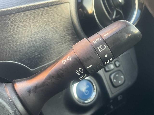 アクア Ｇ　衝突軽減装置　９インチナビ　フルセグＴＶ　バックカメラ　純正アルミホイール　クルーズコントロール　ＥＴＣ　前後ドライブレコーダー　オートライト　ＬＥＤヘッドライト　フォグライト　オートハイビーム（19枚目）