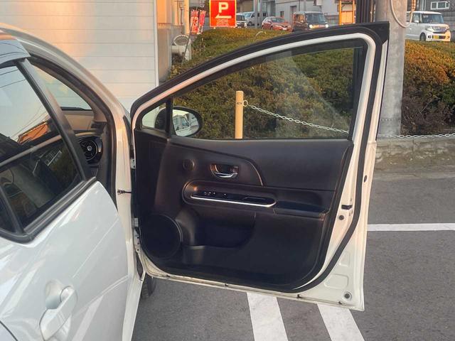 アクア Ｇ　衝突軽減装置　９インチナビ　フルセグＴＶ　バックカメラ　純正アルミホイール　クルーズコントロール　ＥＴＣ　前後ドライブレコーダー　オートライト　ＬＥＤヘッドライト　フォグライト　オートハイビーム（23枚目）