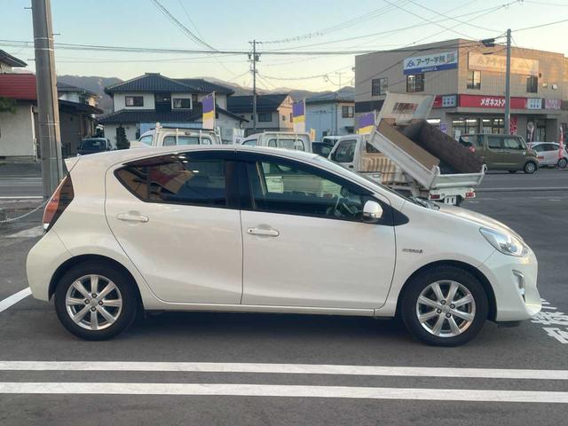 アクア Ｇ　衝突軽減装置　９インチナビ　フルセグＴＶ　バックカメラ　純正アルミホイール　クルーズコントロール　ＥＴＣ　前後ドライブレコーダー　オートライト　ＬＥＤヘッドライト　フォグライト　オートハイビーム（36枚目）